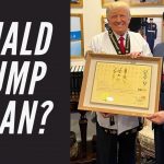 Donald Trump Recebe o Certificado de 9 dan de Taekwondo pela Kukkiwon